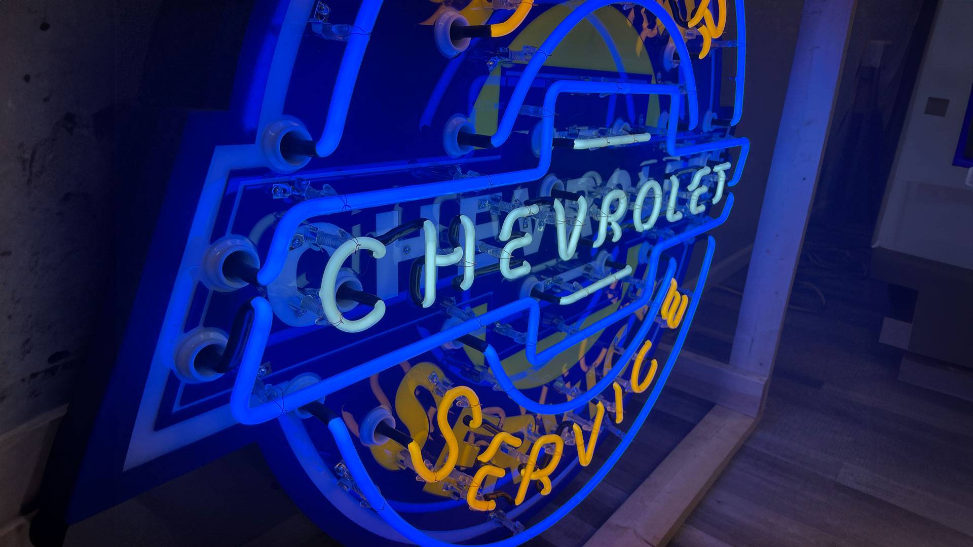 Chevrolet Super Service 48″ Round Neon