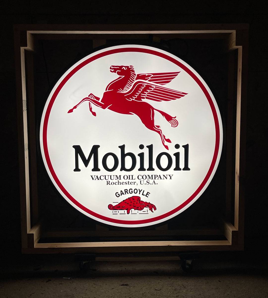 Mobiloil Round Sign